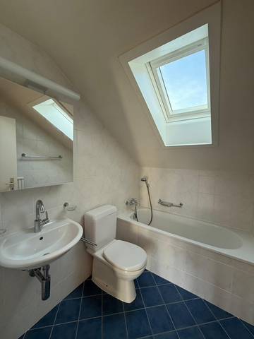 2.5-Dachzimmerwohnung im 2. Stock mit Balkon - Foto 5