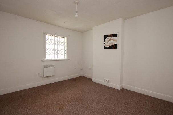 1 bedroom ground floor flat to rent - Photo 1