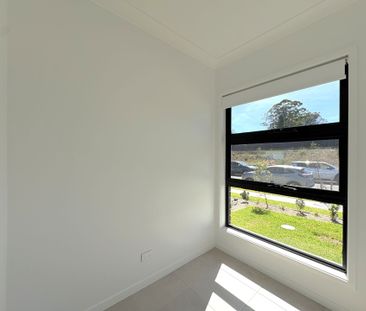 Brand New Family Home - Photo 4