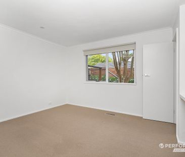 7 Florence Avenue, Ringwood North VIC 3134 - House For Rent | Domain - Photo 2