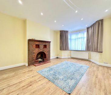 4 bedroom semi-detached house to rent - Photo 2