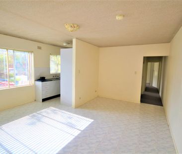 NARWEE - 2 BEDROOM UNIT WITH LUG CLOSE TO STATION - Photo 2