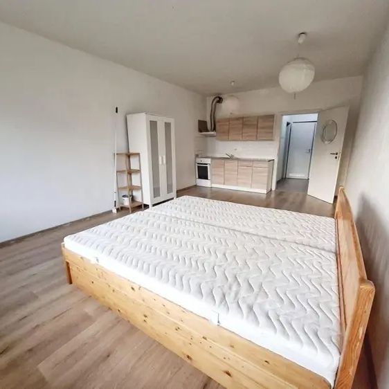 1kk, 45 2, Pavla Beneše, Praha - Letnany - Photo 1