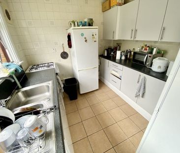 Room in a Shared House, Caledonian Road Station, N7 - Photo 5