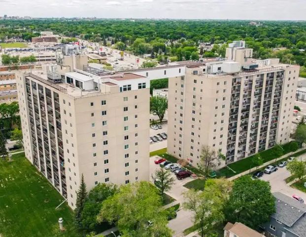 Oakland Gardens I | 220 Oakland Ave., Winnipeg - Photo 1