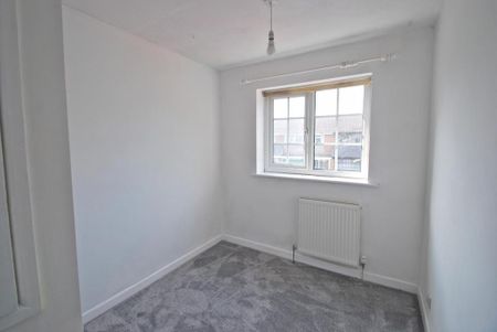 3 bedroom detached house to rent - Photo 2