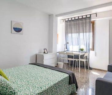 Avinguda del General Avilés, Valencia, Valencian Community 46015 - Photo 3