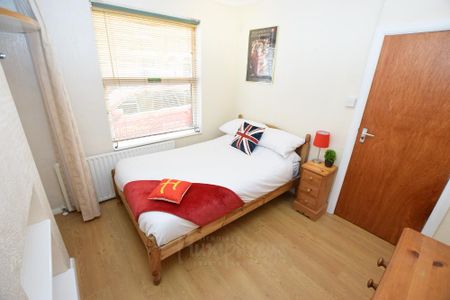 3 bedroom terraced house to rent - Photo 2