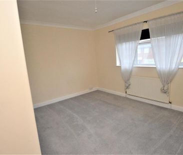 3 bedroom end of terrace house to rent - Photo 3
