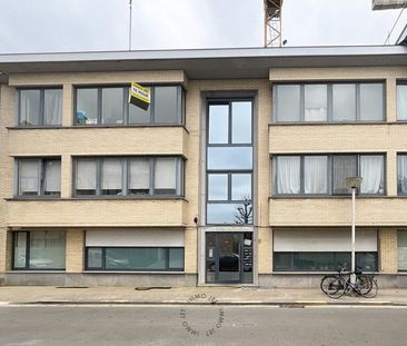 In het centrum gelegen appartement nabij het station met twee slaap... - Photo 1