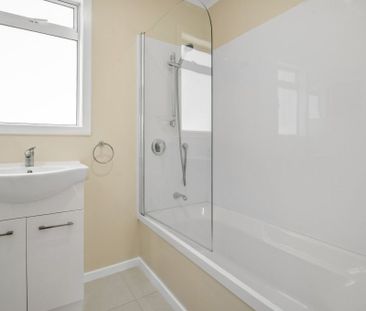 Tidy Family Home - Photo 6