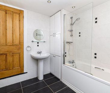 2 bedroom terraced house to rent - Photo 4