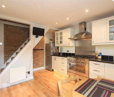 2 bedroom terraced house to rent - Photo 4