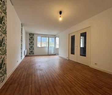 Location Appartement 4 pièces 94m² POITIERS 86000 - Photo 2