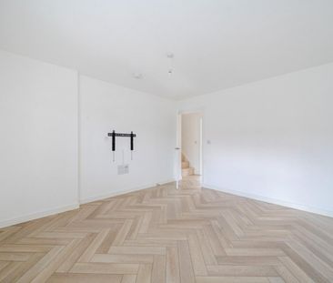 3 bedroom House To Let - Photo 2