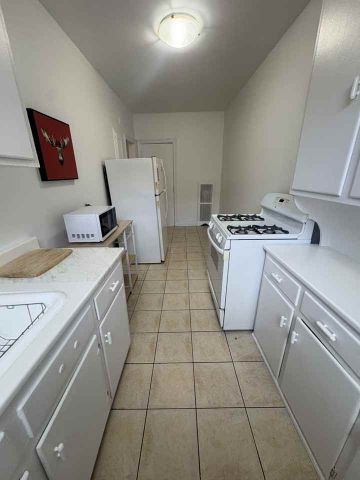 4810 Chemin Queen Mary apartment — Montréal, QC (1-Bedroom) - 1 Bedroom - Photo 5