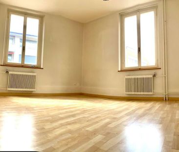 Cœur de la ville - Appartement de 2,5 pièces - Photo 2