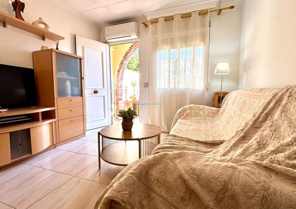 Villa in Torrevieja, urbanizacion, for rent