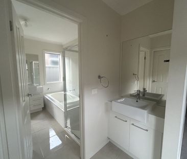 Present like new and just needs you - Photo 5