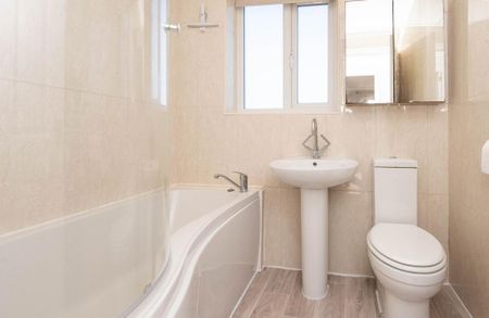 2 bedroom end of terrace house to rent - Photo 4