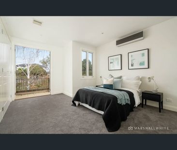 35 Burroughs Road, Balwyn, Vic 3103 - Photo 5