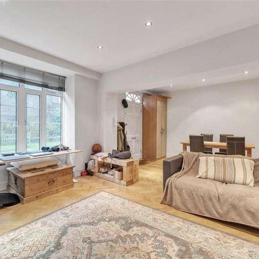 Grove End Gardens, Grove End Road, St John's Wood, London, NW8 - Photo 1