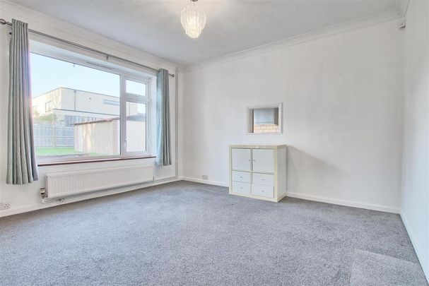 2 bedroom detached bungalow to rent - Photo 1