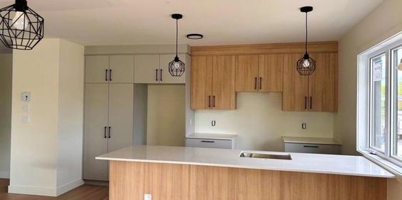 Immeuble - 14 Rue Allen Est, Waterloo 5 Et Demi Neuf - Waterloo - Photo 3