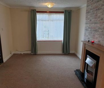 2 bedroom end of terrace house to rent - Photo 1