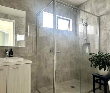 Modern Living with a Bright and Welcoming Feel - Photo 2