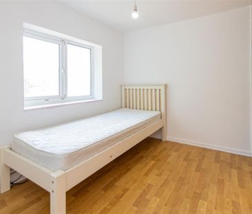 2 bed House - End Terrace To Let - Photo 3