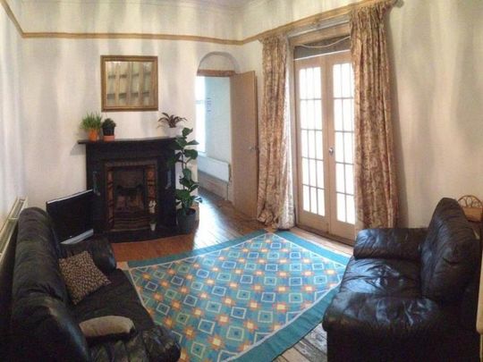 8 bedroom terraced house to rent - Photo 1