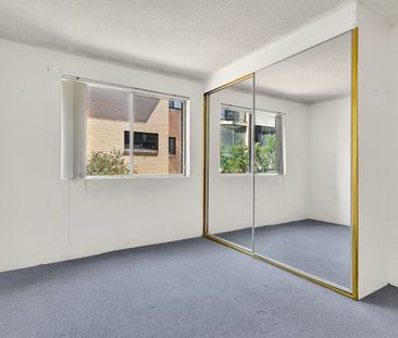 Freshly Painted with Generous Proportions in a Convenient Guildford... - Photo 3