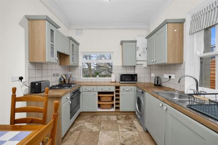 2 bedroom flat to rent - Photo 4