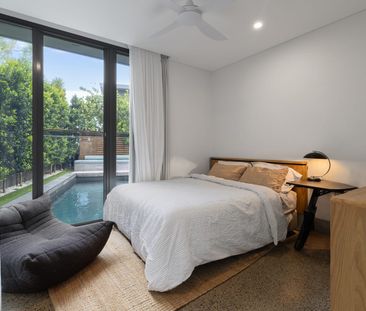 Executive Coastal Retreat – Luxury Rental with Panoramic Ocean Views - Photo 4