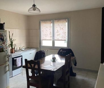 Location Appartement 4 pièces 111m² LE CREUSOT 71200 - Photo 2