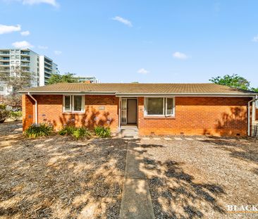 110 Goodwin Street, Lyneham ACT 2602 - House For Rent | Domain - Photo 2