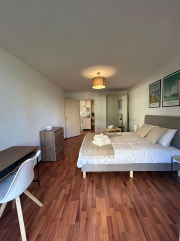 Neugasse 83 – Spacious Newly Furnished 3-Bedroom Apartment in the Heart of Zurich! - Photo 4