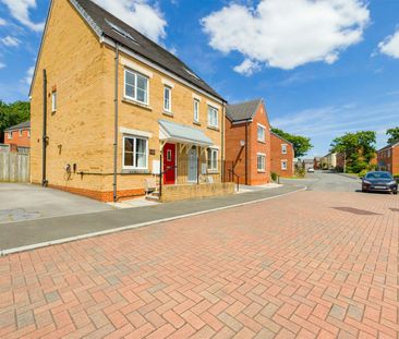 Semi-detached house to rent on - Photo 4