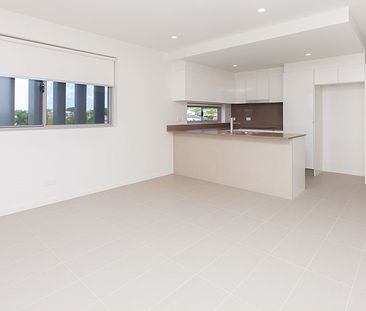 Two Bedroom, Aircon, Spacious & Boutique Unit - Photo 5