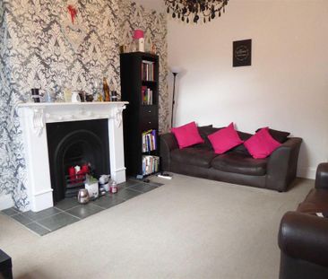 2 bedroom end of terrace house to rent - Photo 1