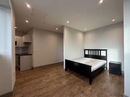 Studio to rent - Photo 3