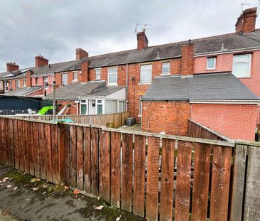 2 bedroom terraced house to rent - Photo 2