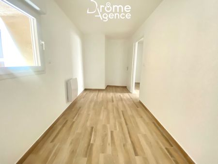 Location Appartement 4 pièces 71m² ROMANS SUR ISERE 26100 - Photo 5