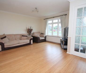 3 bedroom end of terrace house to rent - Photo 1