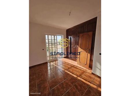 Amora, Setúbal Municipality - Photo 4