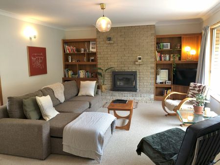 FURNISHED FAMILY HOME - Photo 4