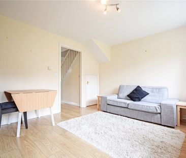 Well presented 2 bedroom terraced house in the popular village of G... - Photo 2