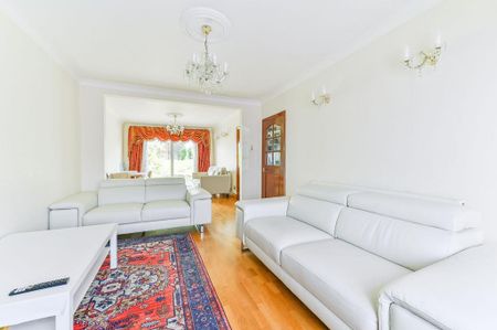 3 bedroom end of terrace house to rent - Photo 3
