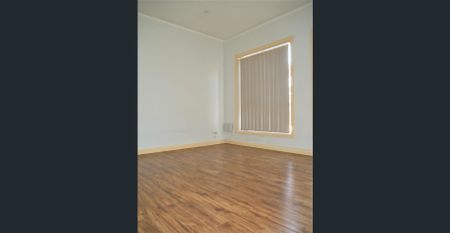 In the Heart of Melton - Photo 5